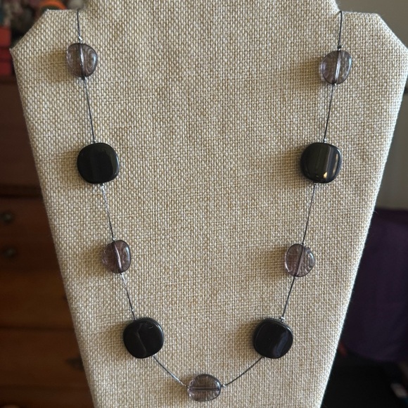 ⚜️3 for $30⚜️ Vintage Black and Gray Beaded Station Necklace - Picture 1 of 4